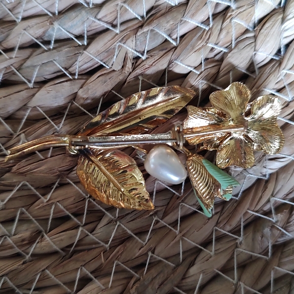 Floral Brooch pin - Picture 4 of 5